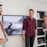 Los hermanos Scott ayudan a Brad Pitt a reformar la casa de su maquilladora en “Celebrity IOU” 29 Los hermanos Scott y Brad Pitt