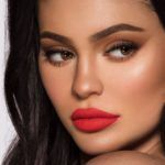 Kylie Jenner, acusada por Forbes de "mentir y exagerar el valor de Kylie Cosmetics" 24 Kylie Jenner