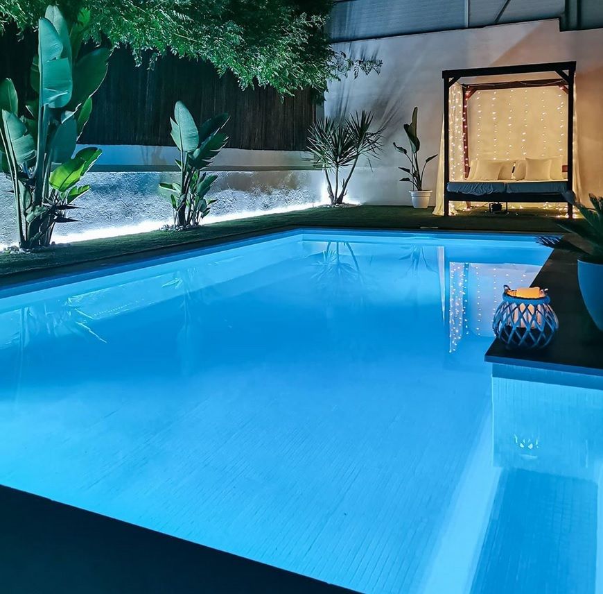 Así son los jardines de los famosos e influencers: pérgolas, piscinas y terrazas de ensueño que te enamorarán 10