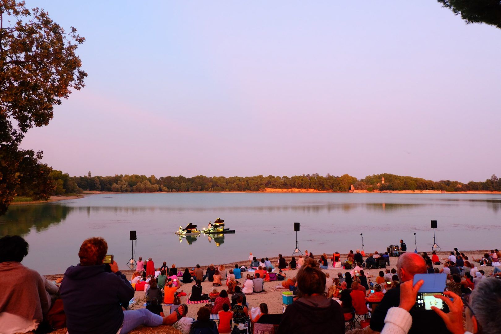 ¿Multas en pantanos y ríos? Te damos los planes alternativos para este verano en Madrid: las terrazas, conciertos y piscinas más cool 17