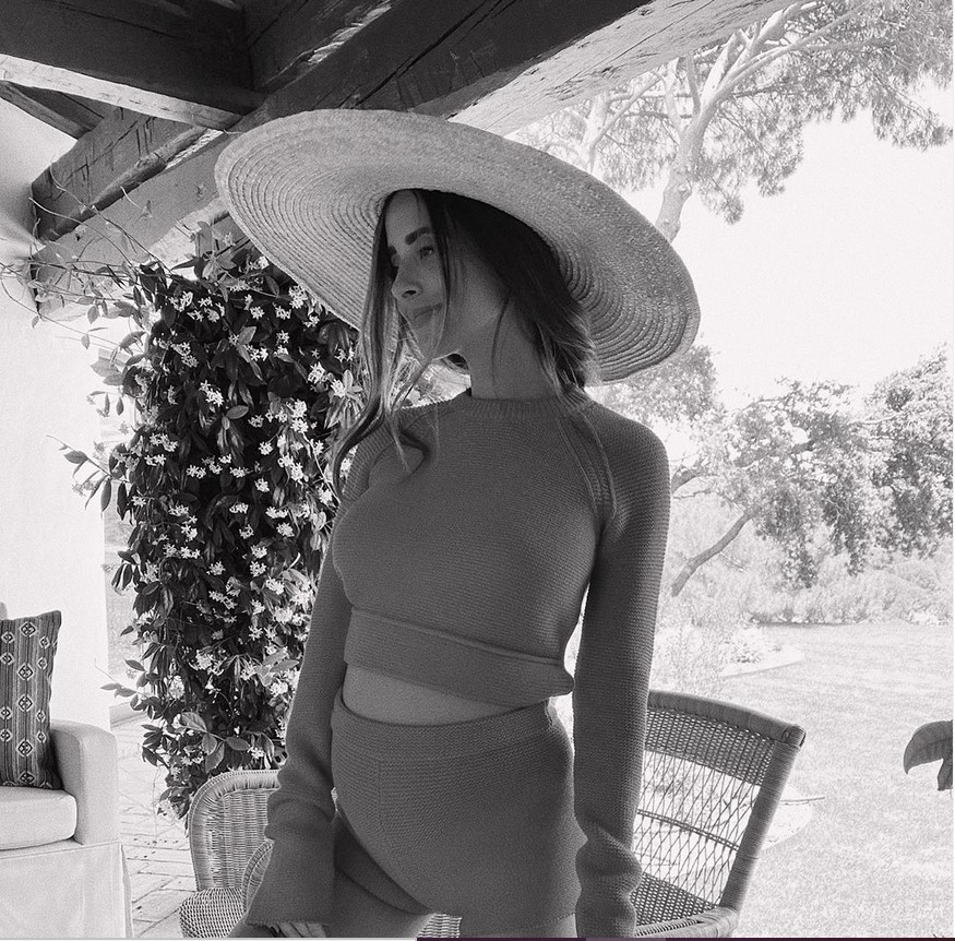 Así son los jardines de los famosos e influencers: pérgolas, piscinas y terrazas de ensueño que te enamorarán 5