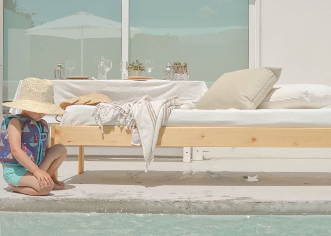 Así son los jardines de los famosos e influencers: pérgolas, piscinas y terrazas de ensueño que te enamorarán 7