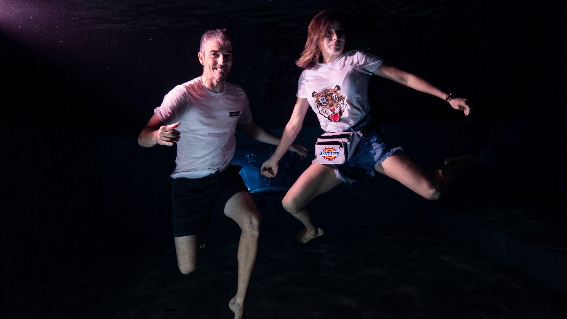 Foto moda subacuática