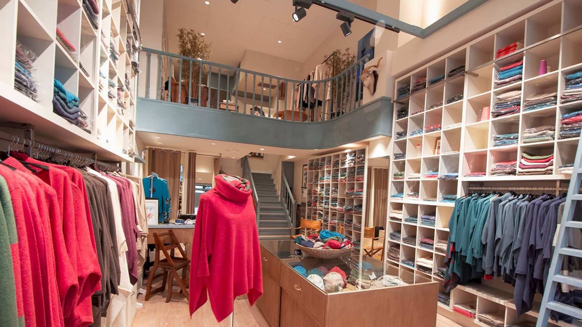 Again Cashmere, moda y complementos de calidad 1 Again Cashmere