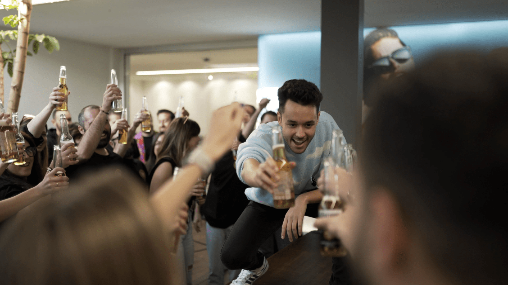 TheGrefg, el influencer que se ha convertido en el CEO de Hawkers… por un día