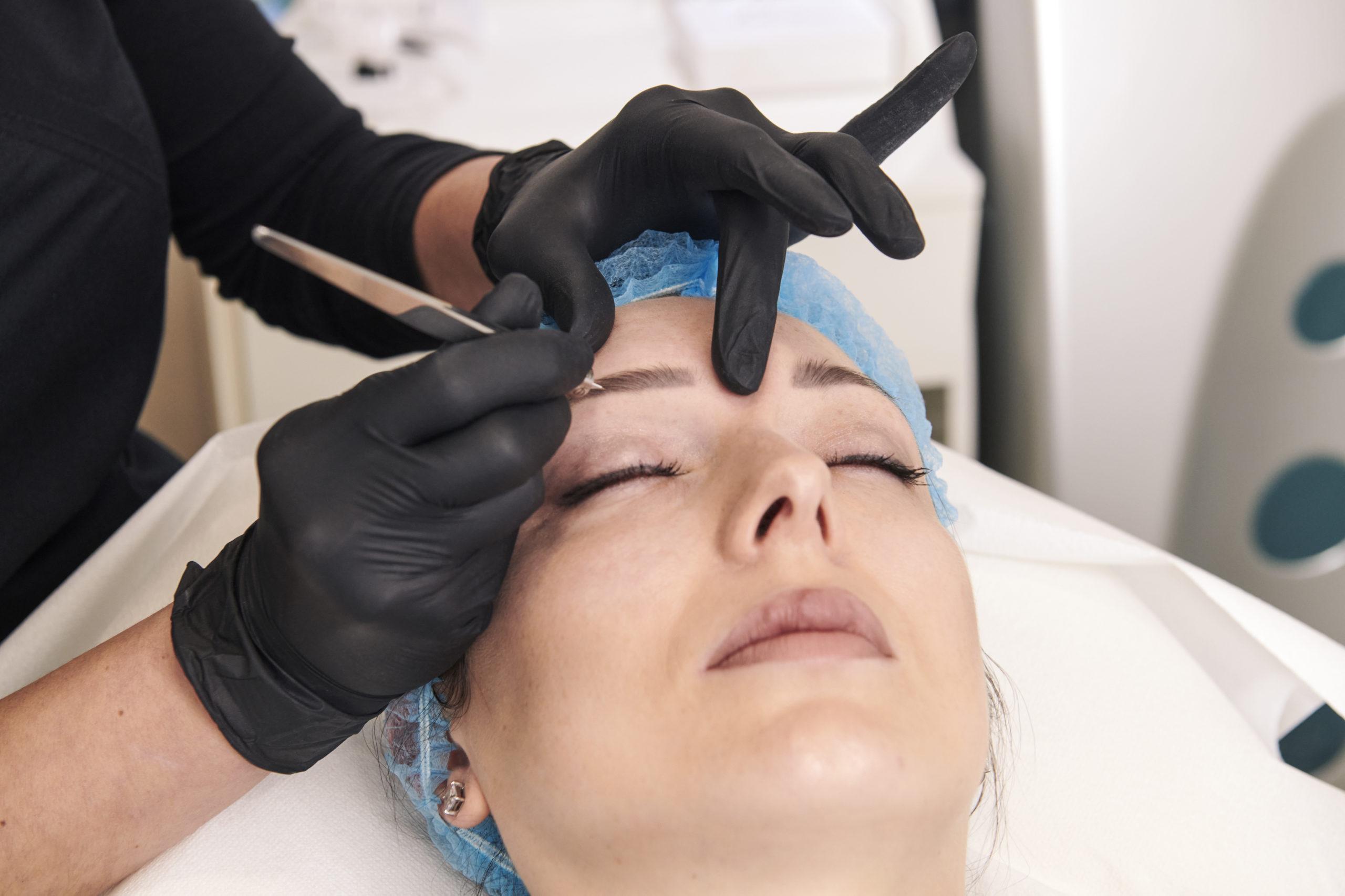 Así es Deepbrow, la innovadora técnica para el relleno de cejas de Zulema Ibáñez