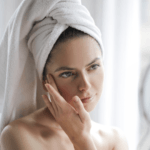 Diez consejos para prevenir la aparición de manchas cutáneas, según una médico estético 25 Graziella Moraes, doctora en medicina estética, recomienda hábitos y rutinas para evitar las manchas en la piel en verano y protegernos de la radiación solar