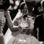 Ser la invitada perfecta: tendencias y consejos para brillar en cada boda