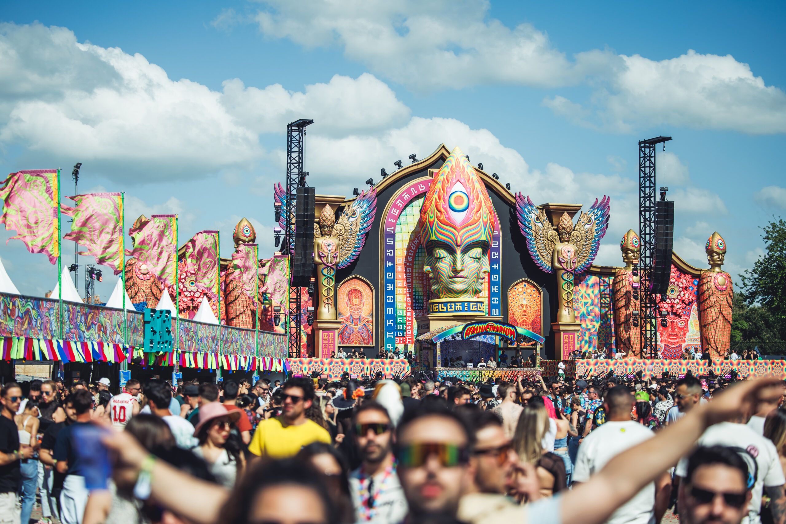 Música, arte y caos controlado: así se vivió elrow Town Madrid 2025 7