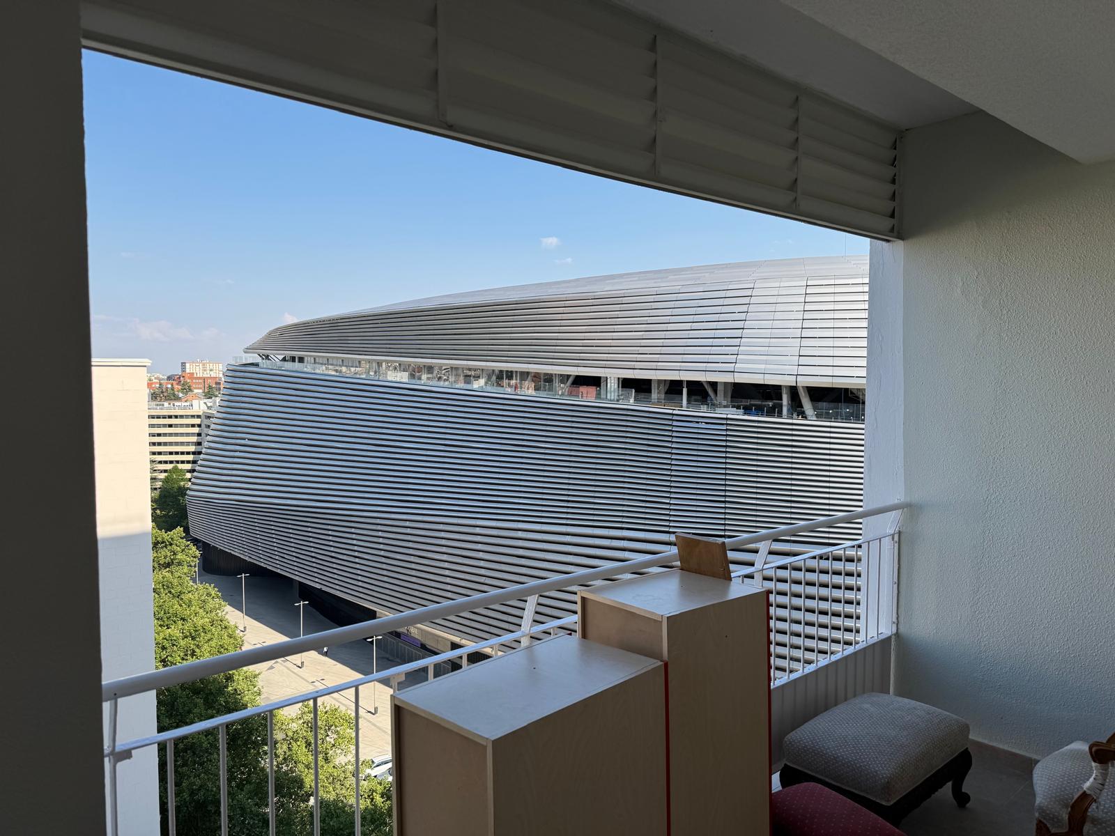El acristalamiento puede reducir hasta 20 decibelios (dB) el ruido exterior por ocio en los hogares 1