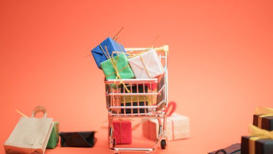 Casi el 80% de los españoles no supera los 60 euros de gasto en regalos en fechas clave 48