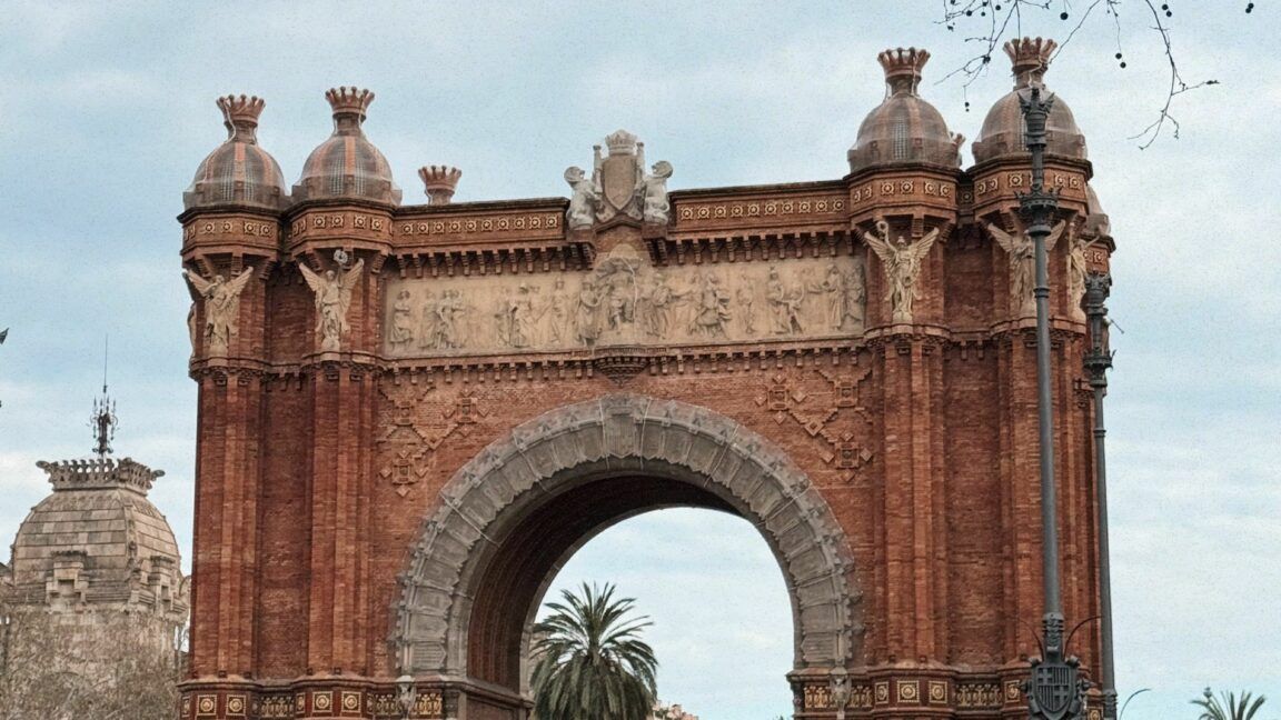 El aumento de los alquileres en las principales zonas turísticas obliga al negocio del souvenir a reinventarse 1